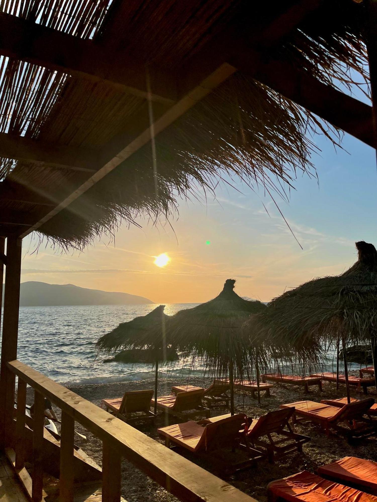 Envi Hotel Vlore Bagian luar foto