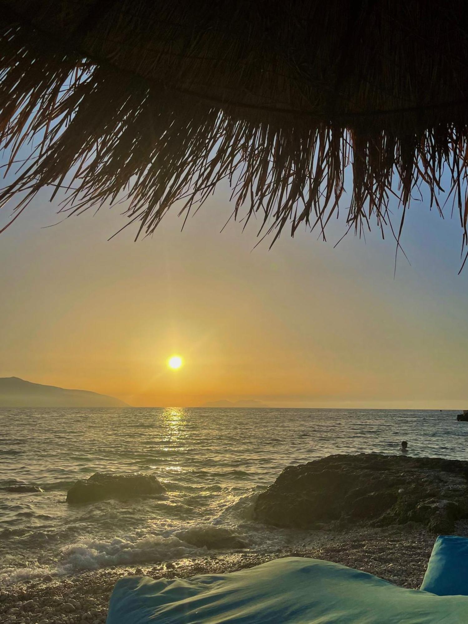 Envi Hotel Vlore Bagian luar foto