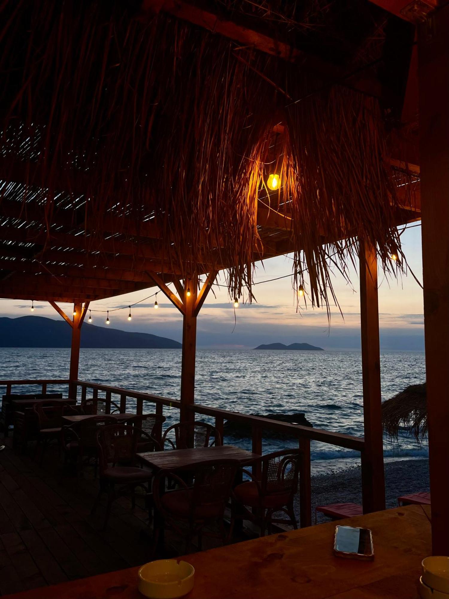 Envi Hotel Vlore Bagian luar foto