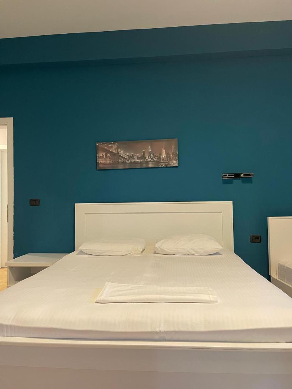 Envi Hotel Vlore Bagian luar foto