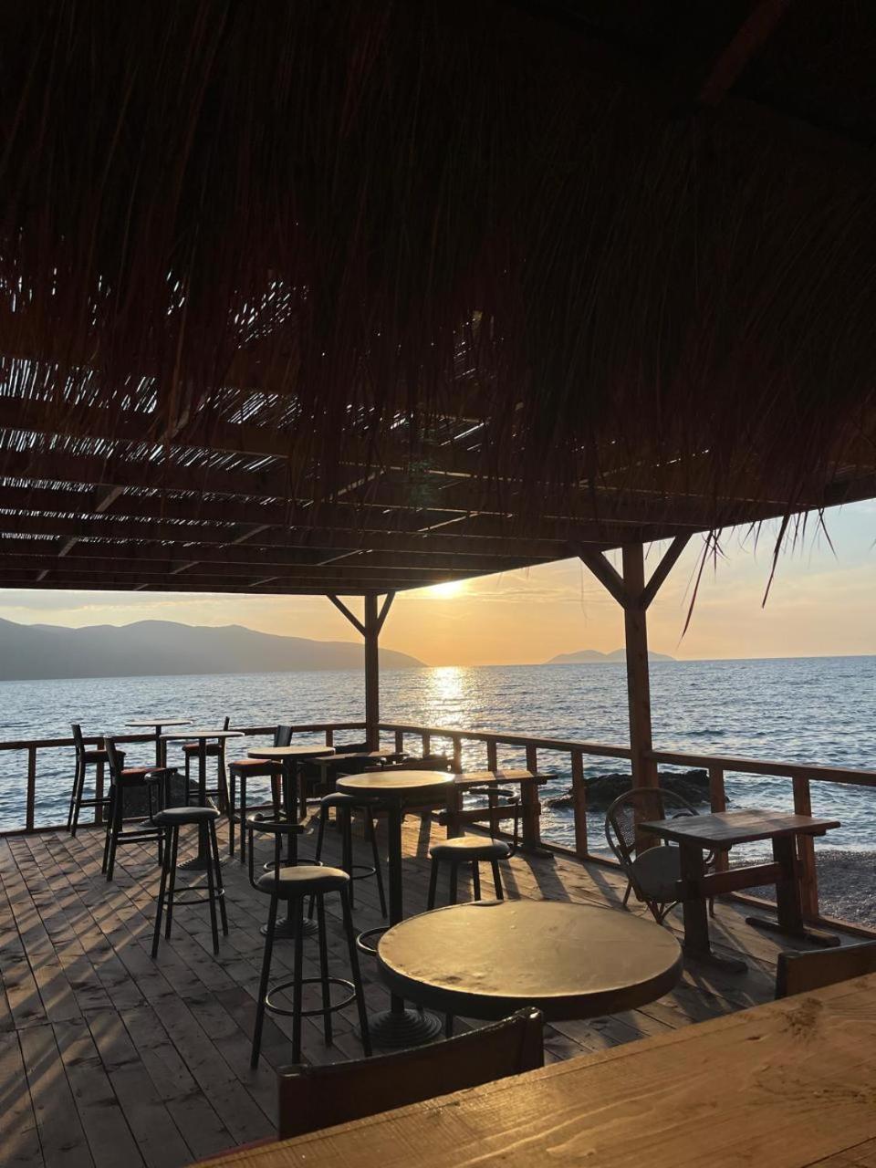 Envi Hotel Vlore Bagian luar foto