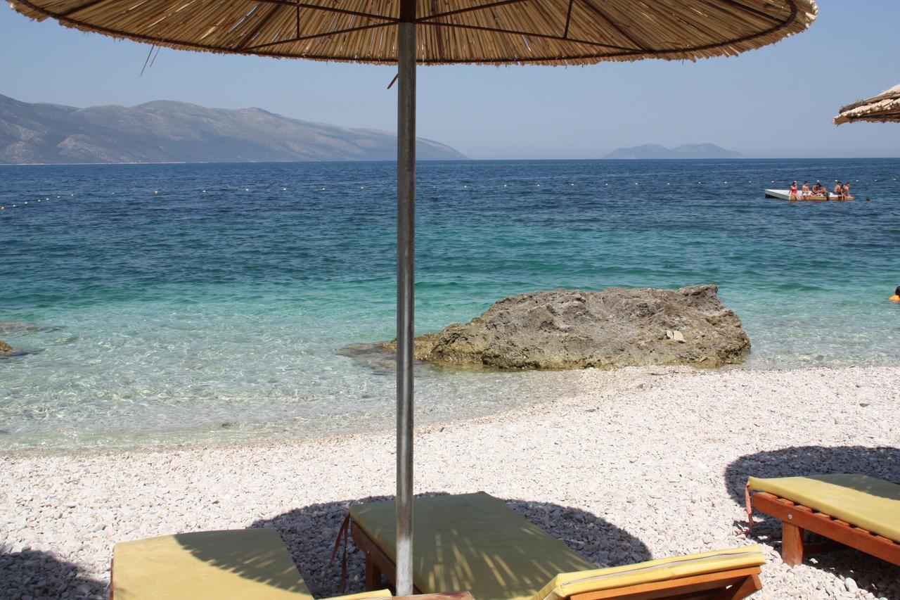 Envi Hotel Vlore Bagian luar foto