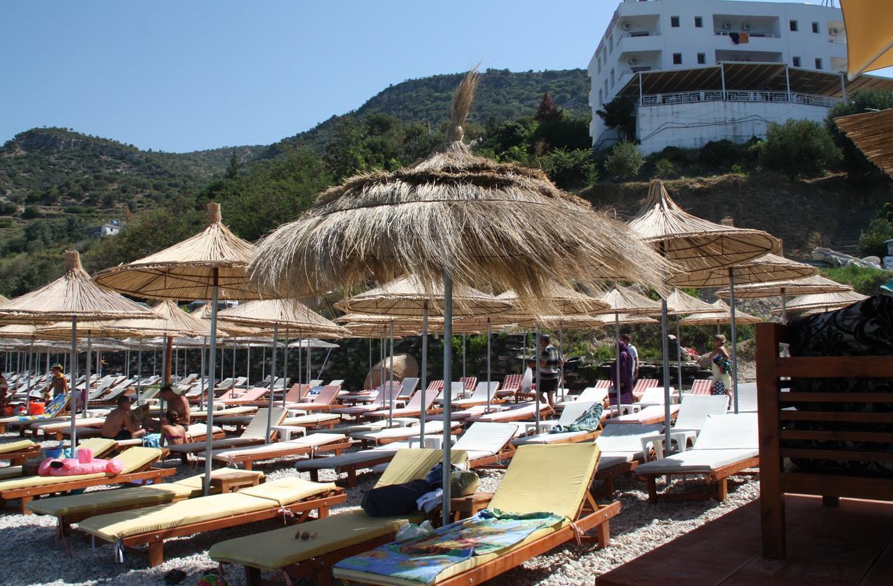 Envi Hotel Vlore Bagian luar foto