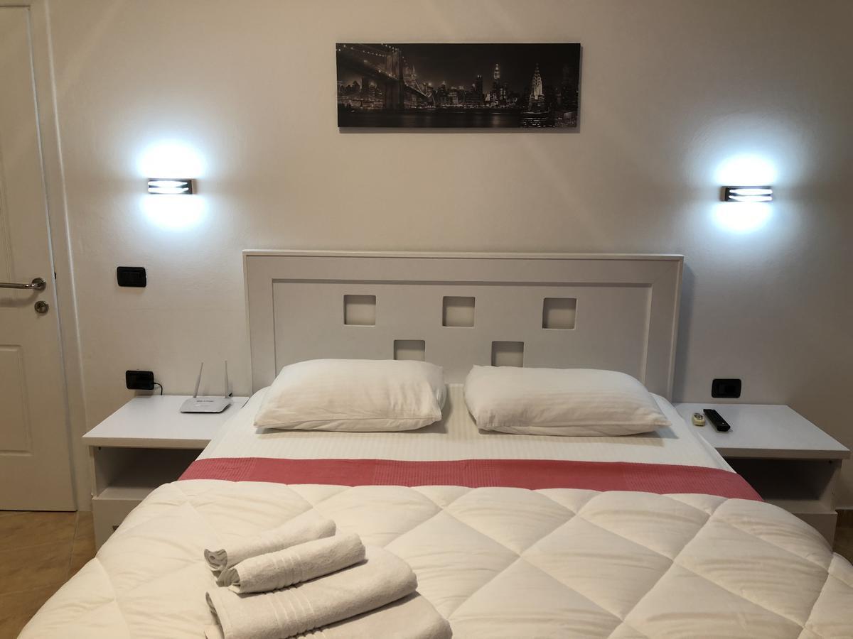 Envi Hotel Vlore Bagian luar foto