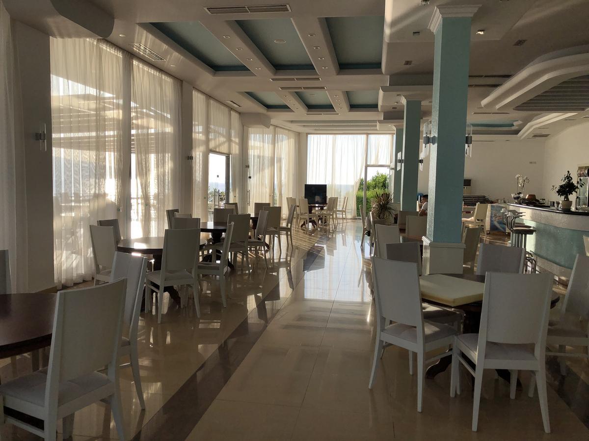Envi Hotel Vlore Bagian luar foto