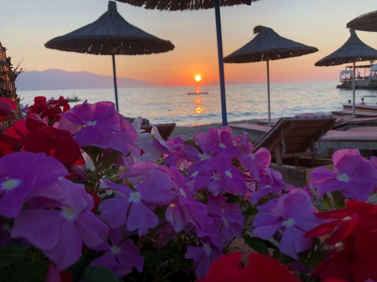 Envi Hotel Vlore Bagian luar foto