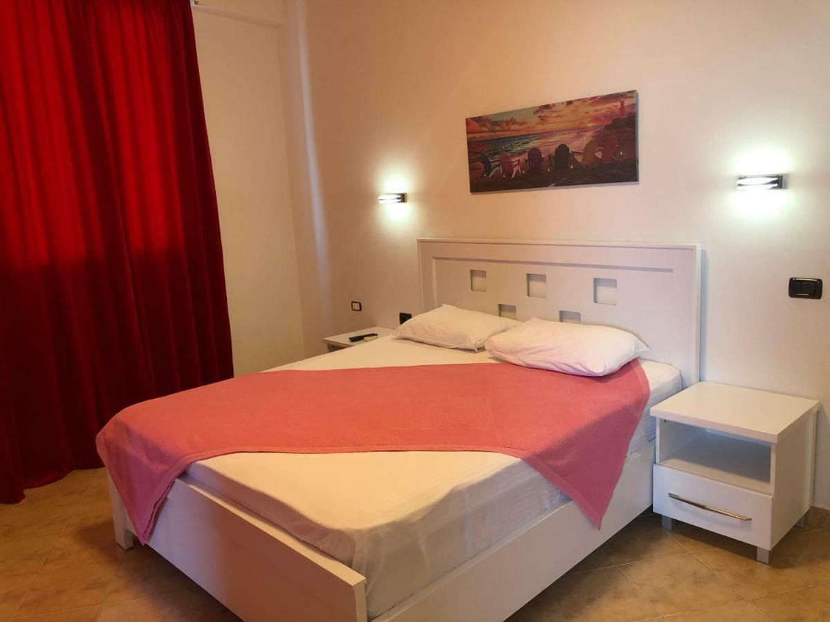 Envi Hotel Vlore Bagian luar foto