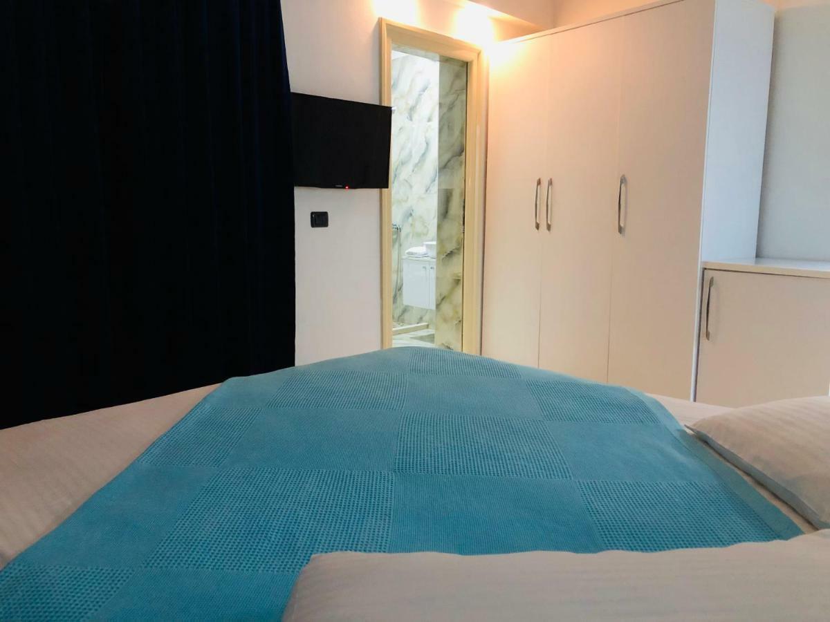 Envi Hotel Vlore Bagian luar foto